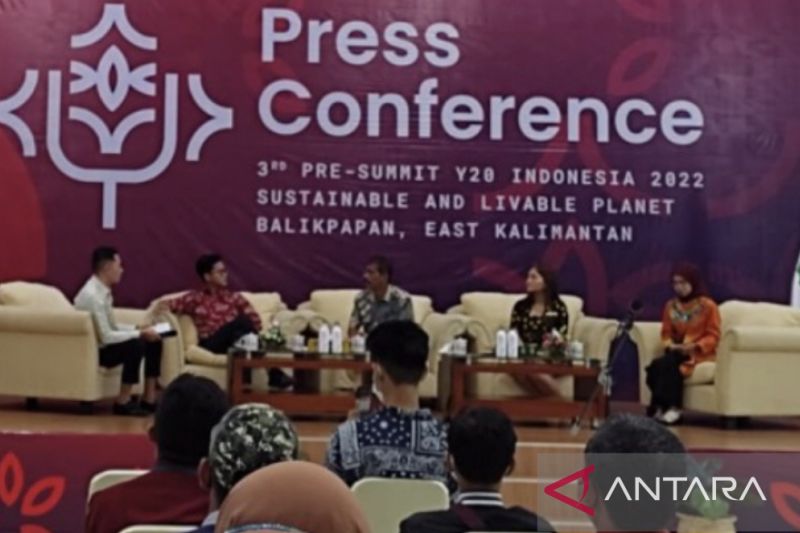 Youth 20 menghadiri peresmian Persemaian Rumpin oleh Presiden
