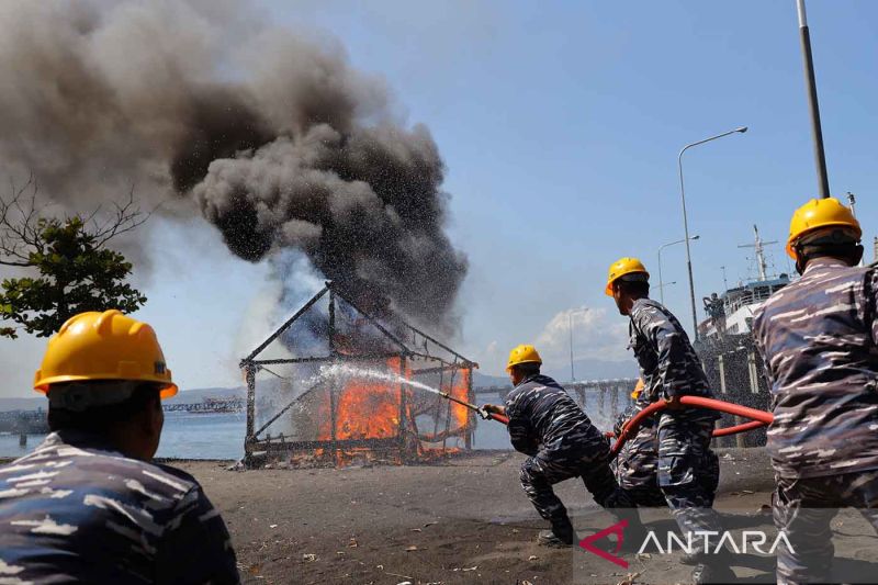 Drill kesiapan tempur prajurit TNI AL