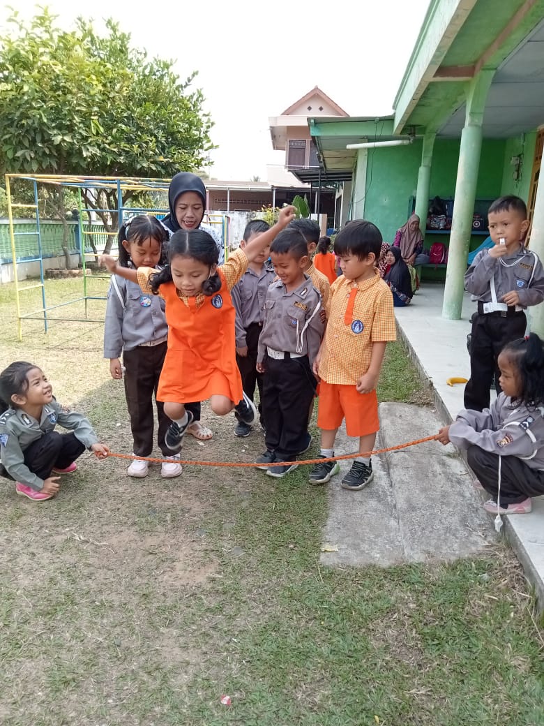 Meningkatkan Kemampuan Motorik Kasar Anak Melalui Permainan Tradisional ...