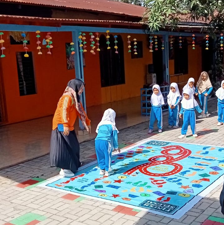 Meningkatkan Kemampuan Motorik Kasar Melalui Sensory Path Karpet ...