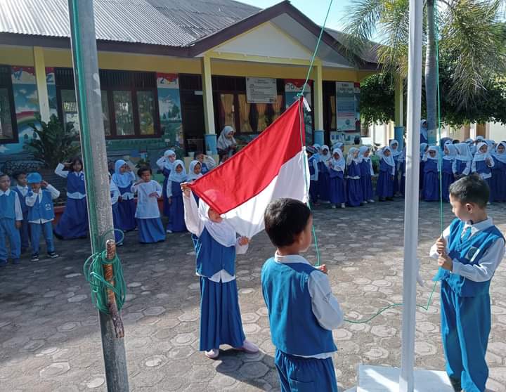 Menanamkan Karakter Positif Sejak Usia Dini Melalui Kegiatan Upacara ...