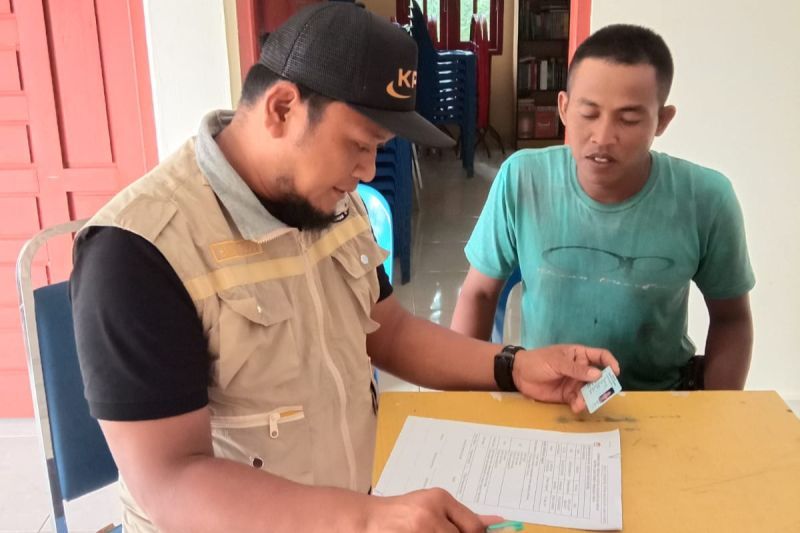 KPU Kepulauan Meranti temukan PNS dan polisi jadi anggota parpol