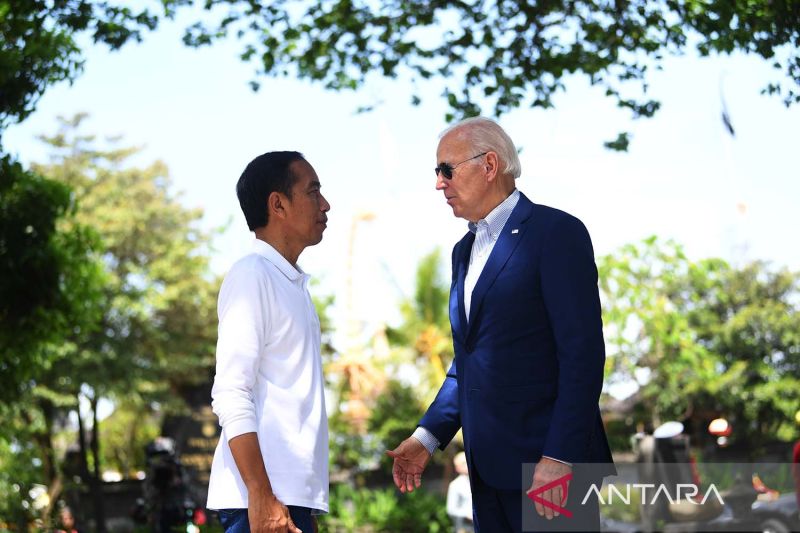 Joe Biden tampil beda dari tamu negara lainnya di Tahura Ngurah Rai