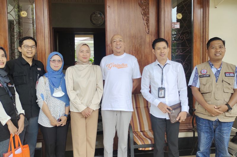 KPU Lampung coklit pertama di rumah tokoh publik untuk jadi contoh