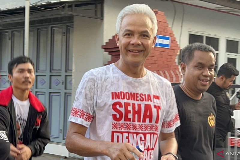 Ganjar lakukan safari politik di Cirebon