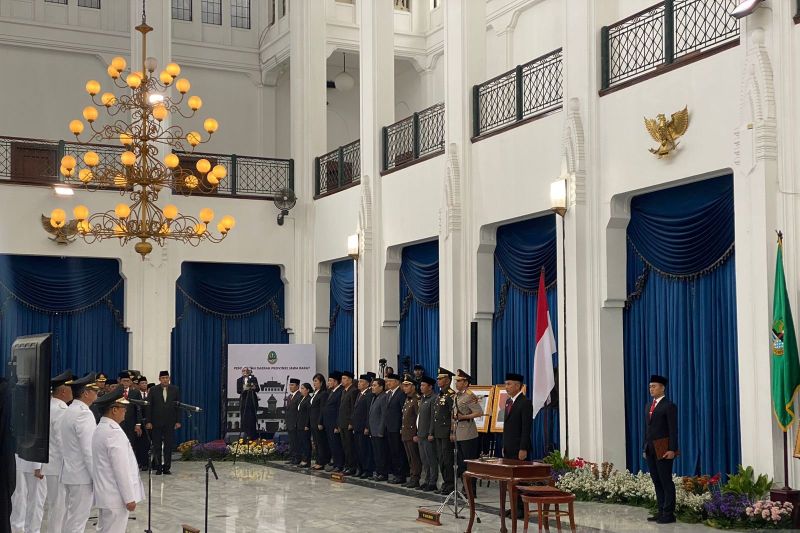 Bey Machmudin minta penjabat bupati/wali kota fokus 2024 sampai sampah