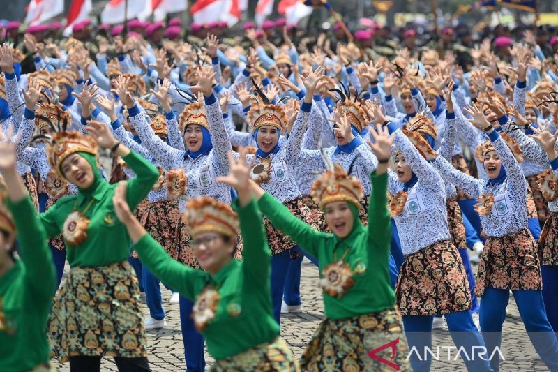 Antusiasme warga sambut HUT ke-78 TNI