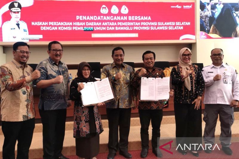 Penyerahan NHPD Pilkada Gubernur Sulsel Rp224 miliar