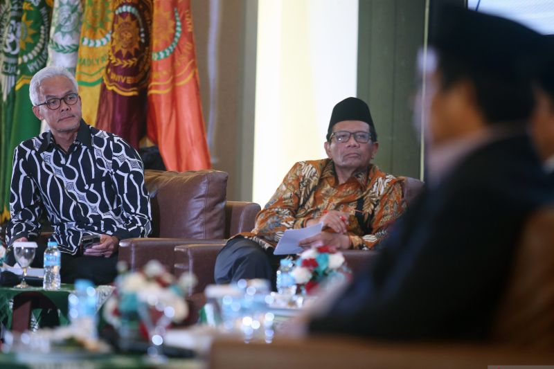 Ganjar-Mahfud: penetapan Firli Bahuri sebagai tersangka itu peringatan