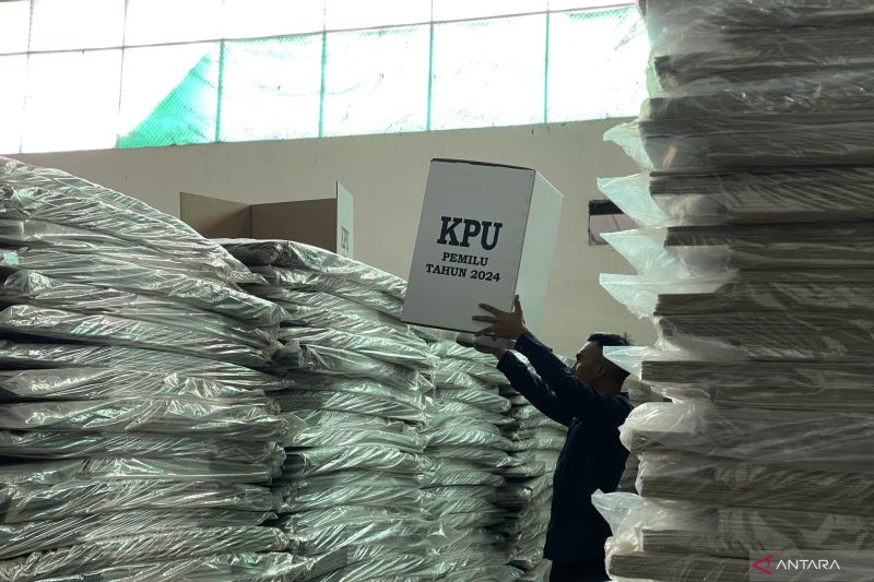 KPU Kota Bandung terima surat suara untuk DPR dan DPRD Provinsi
