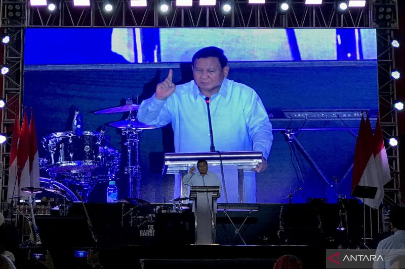 Prabowo ajak massa tunduk mendoakan warga Gaza
