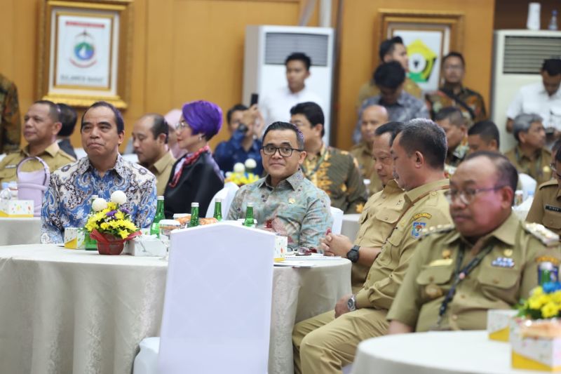 MenPAN RB minta pemda tak bingungkan masyarakat dengan banyak aplikasi