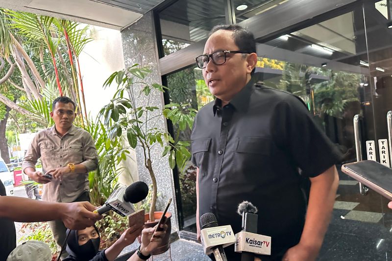 Gatot Eddy soal baliho di pos polisi: Serahkan ke Bawaslu