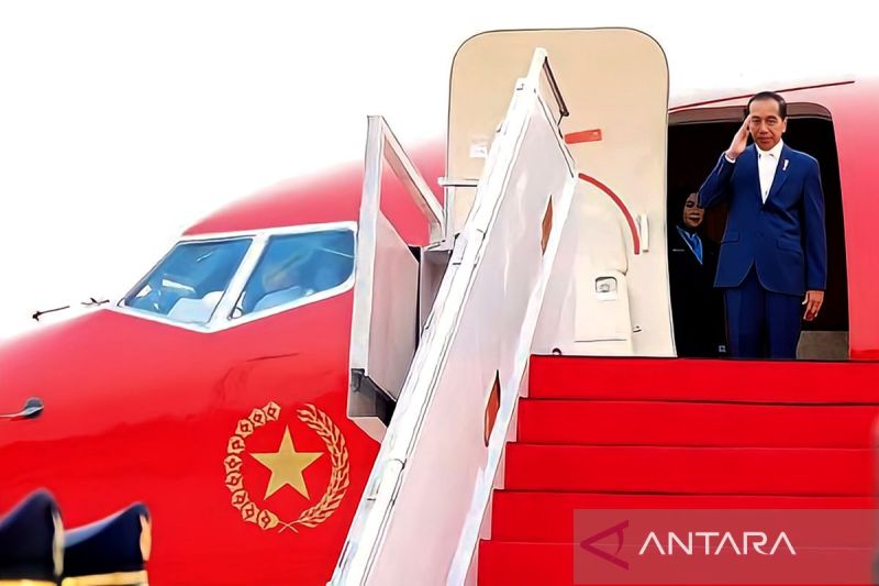 Berita unggulan akhir pekan, Jokowi pakai dasi kuning hingga OJK blokir ribuan rekening judi online