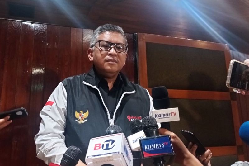 Hasto minta kader PDIP "door to door" menangkan Ganjar-Mahfud