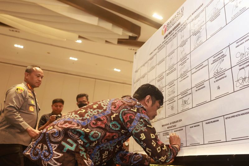 Pj Sekda Makassar teken komitmen Pemilu damai