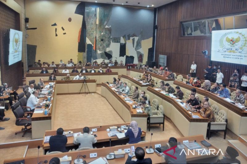 Komisi II DPR dan Kementerian ATR bahas program pertanahan