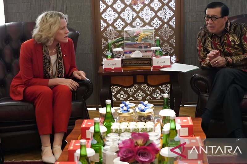 Menkumham bahas kerja sama bilateral saat terima Mendagri Australia