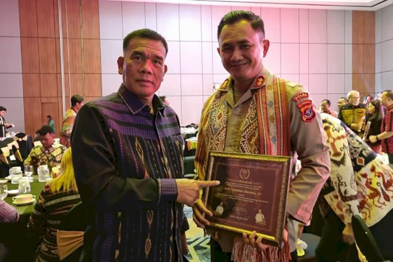 Polisi di NTT dapat penghargaan dari Kadin karena berdayakan UKM