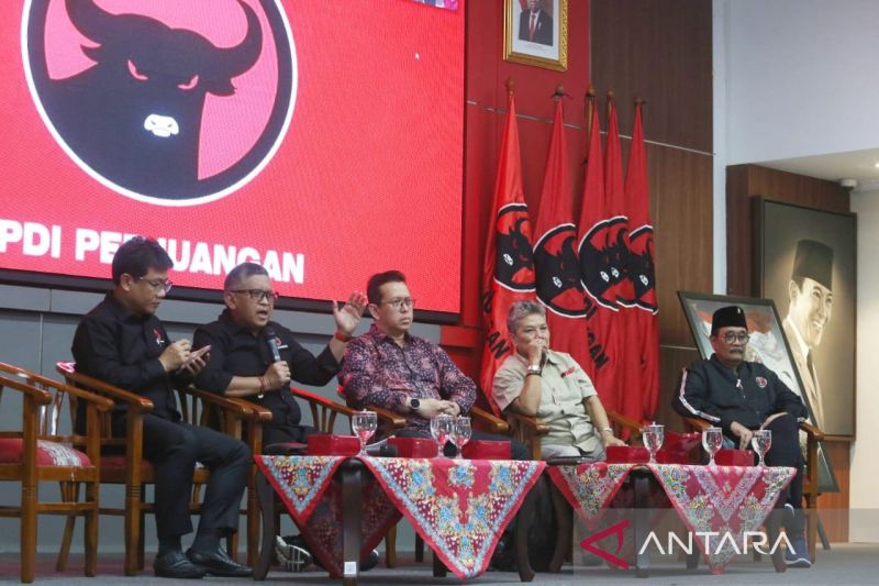 Hasto larang Komarudin Watubun kerahkan satgas saat dipanggil polisi